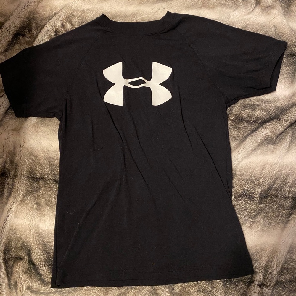 Under armour heat gear short sleeve black shirt